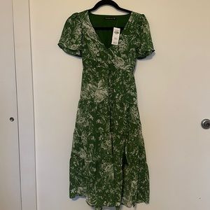 Abercrombie & Fitch Green Floral Short-Sleeve Tiered Midi Dress (Size XXSP)